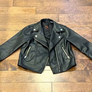 ✨ Zara black leather jacket girl 4-5T ✨
